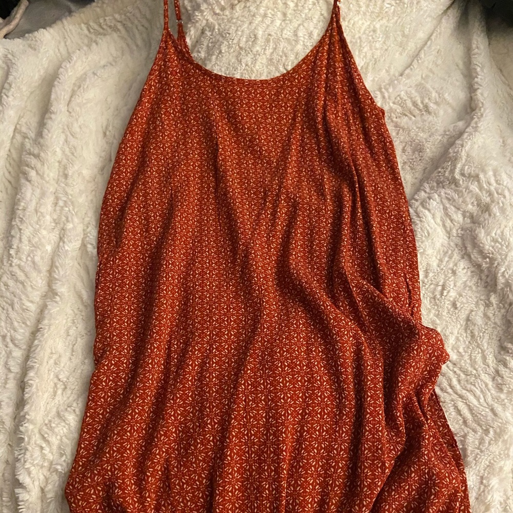 Light and Flowy Midi Dress!